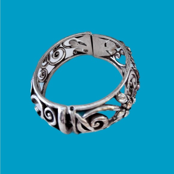 Brighton Garden of Dreams your Heart Heart Elegant Silver Floral Bracelet - Picture 5 of 5